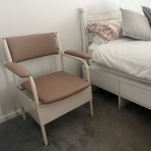 Commode DLX